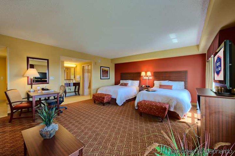 Hampton & City-bricktown 3*